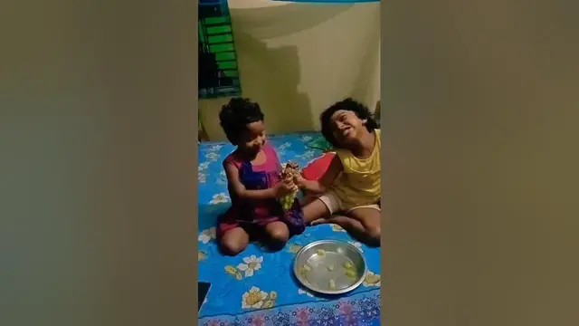 Video thumbnail for আঙ্গুর খাওয়া#video #arshadmilton