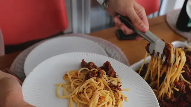 Video thumbnail for 7 Worst Food Choices That Contribute to Hair Loss