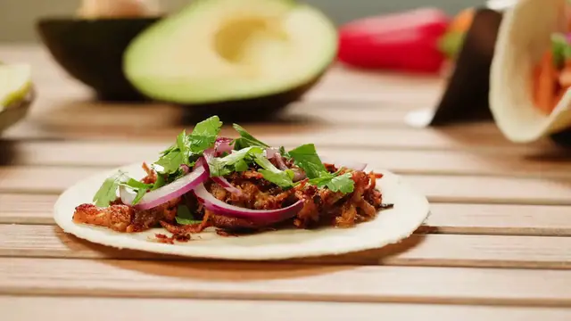 Video thumbnail for  Healthy Vegetarian Taco Salad in a Jar