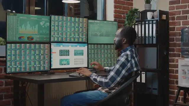 Video thumbnail for The Growing Popularity of ESG Investing in the U.S.