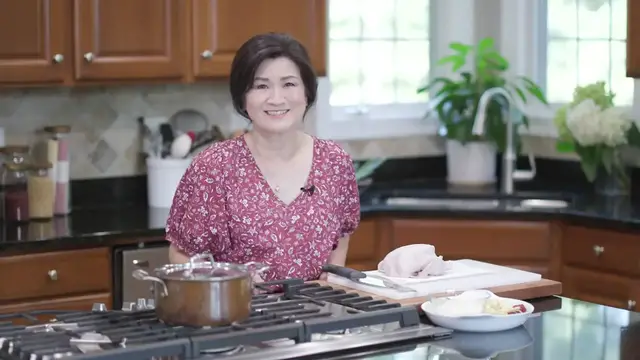 'Video thumbnail for Ginseng Chicken Soup (Samgyetang, 삼계탕) (720p 24fps)'