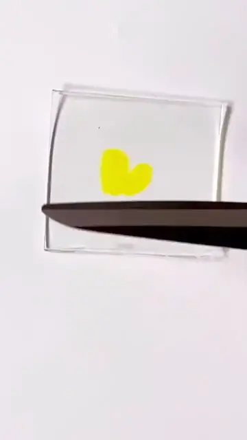 Video thumbnail for A Palm-Sized Squishy Nano Tape Duck Toy