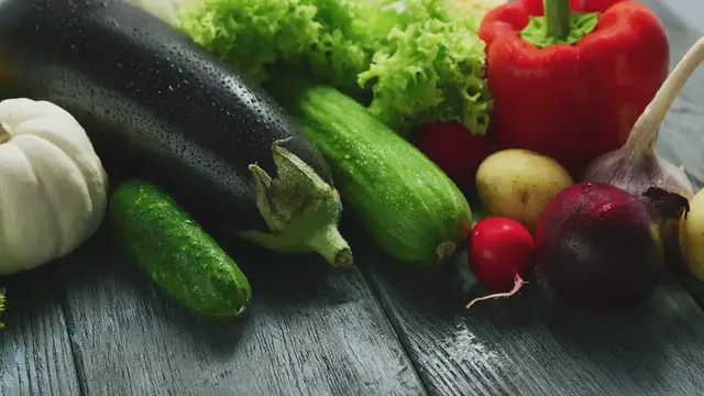Video thumbnail for What Happens If You Eat Only Lean Meats for 7 Days?
