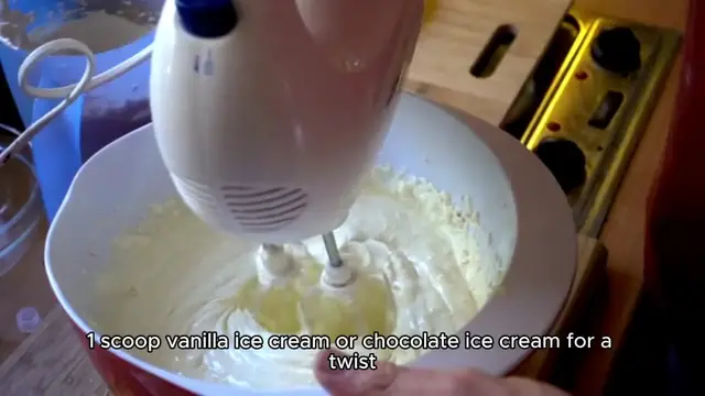 Video thumbnail for mudslide drink recipe