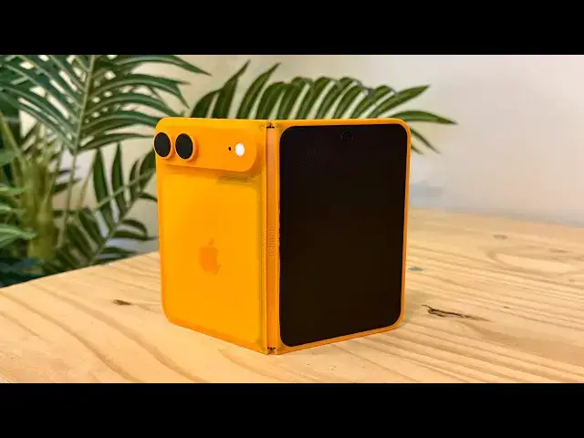 Video thumbnail for Hands-on with a folding iPhone mockup