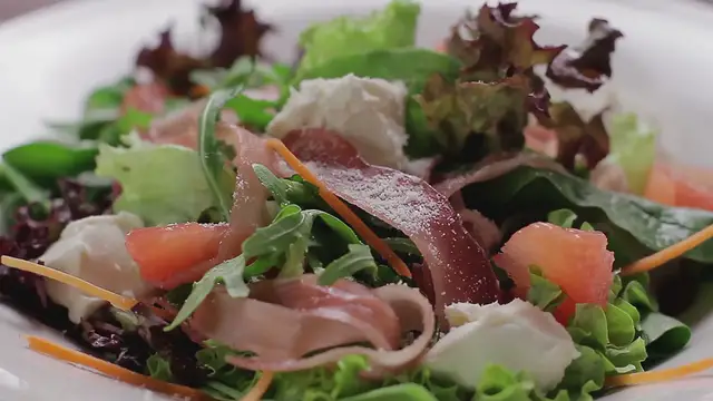 Video thumbnail for Caesar Salad with Grilled Chicken