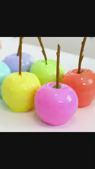 Video thumbnail for Rainbow Candy Apples