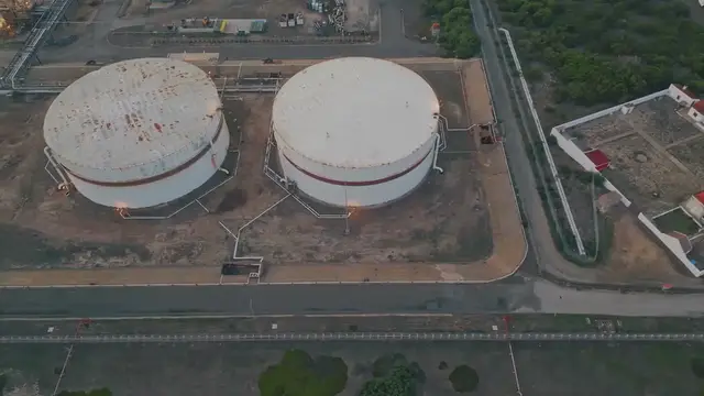 Video thumbnail for How Petrol Is Made From Crude Oil