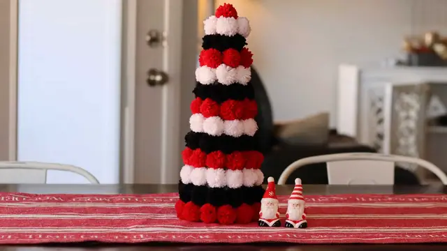 Video thumbnail for Pom Pom Tree