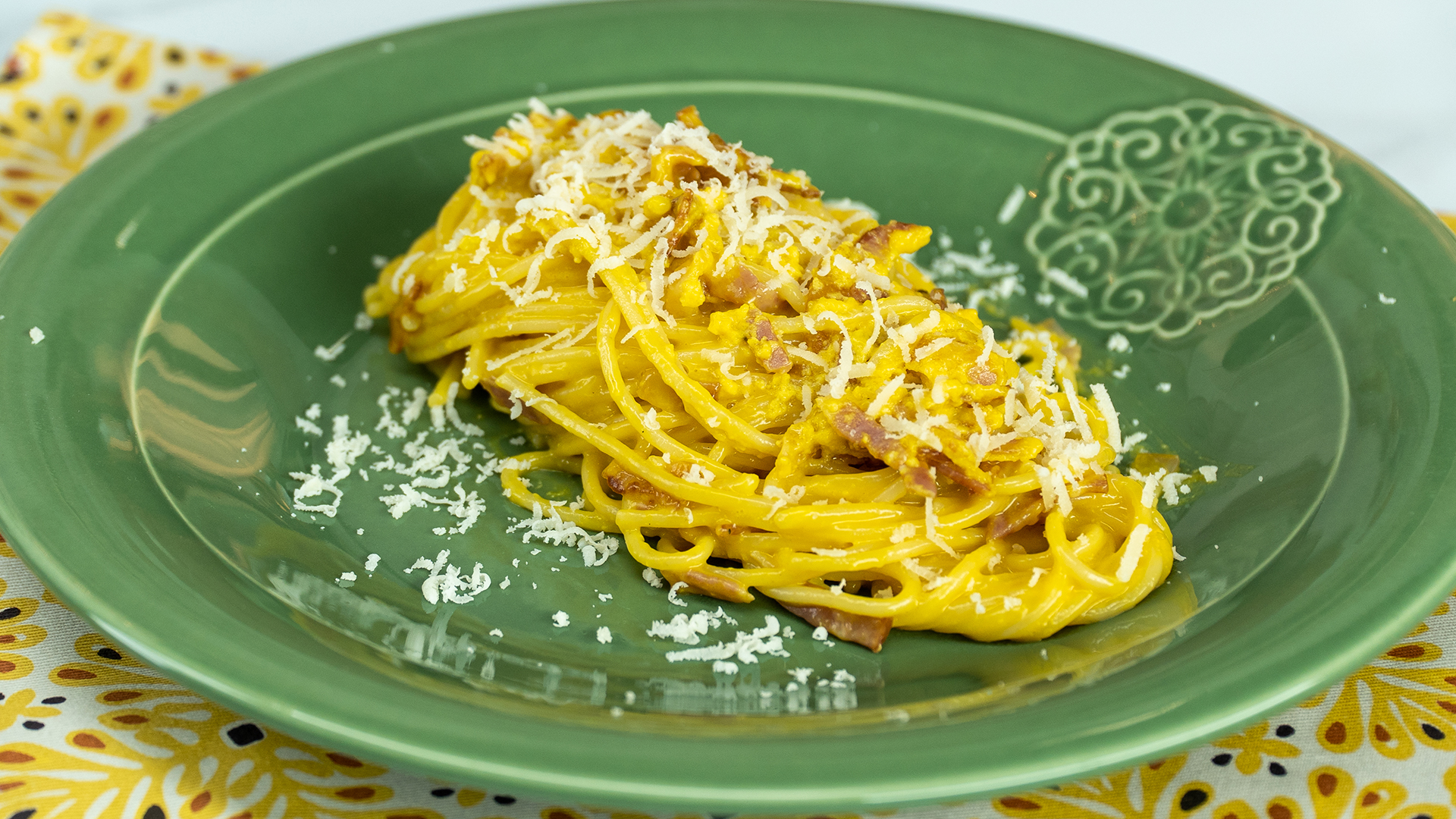 Video thumbnail for Espaguete à Carbonara Fácil e Saboroso