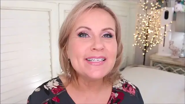 'Video thumbnail for EYESHADOW TIPS and TRICKS FOR WOMEN OVER 40'