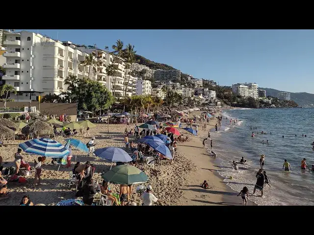 Video thumbnail for Playa Los Muertos in Puerto Vallarta, Mexico