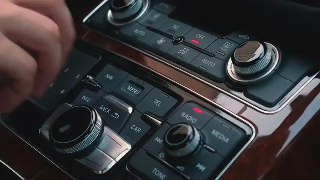 Video thumbnail for Discover the Elegance of the 2024 BMW 7 Series: Specs and Features Revealed