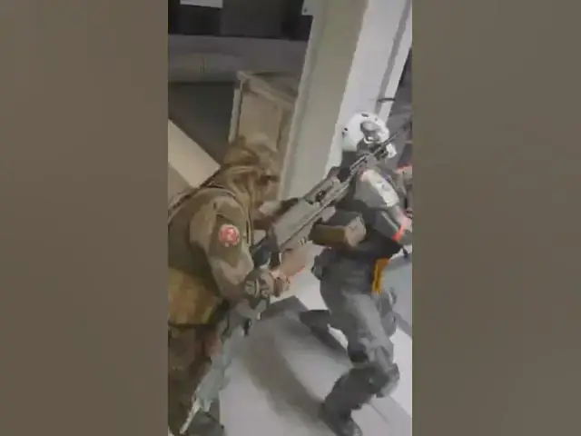 Video thumbnail for best finish move on warzone 😎