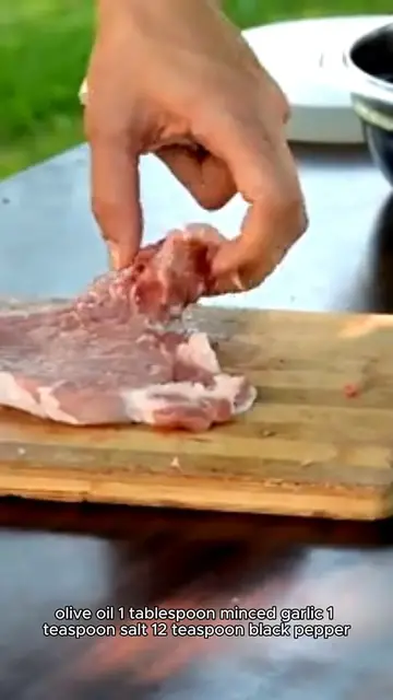 Video thumbnail for Grilled Steaks With Potato Skewers