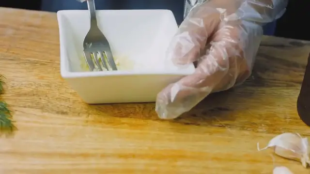 Video thumbnail for Creamy Chicken Pesto Pasta Recipe