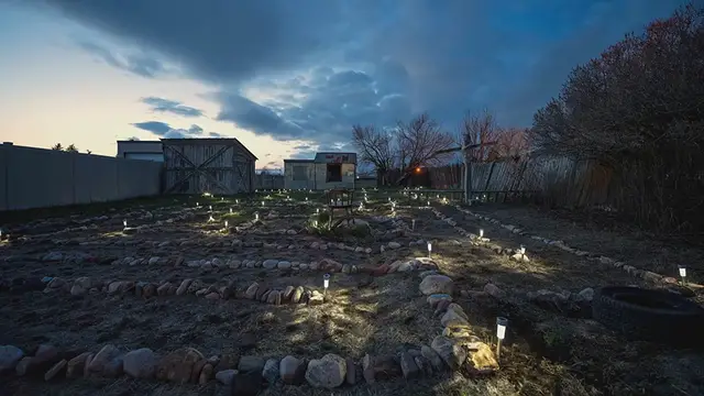 Video thumbnail for Surviving the Holiday Hustle