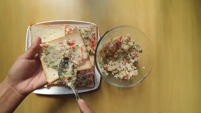 'Video thumbnail for How to Make Mix Veg Sandwich- Kids Lunch Box idea'