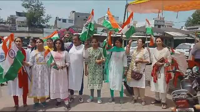 'Video thumbnail for Jabalpur News  :  मध्यप्रदेश पटवारी संघ ने वेतनमान एवं अन्य समस्याओं को लेकर निकाला तिरंगा यात्रा।'