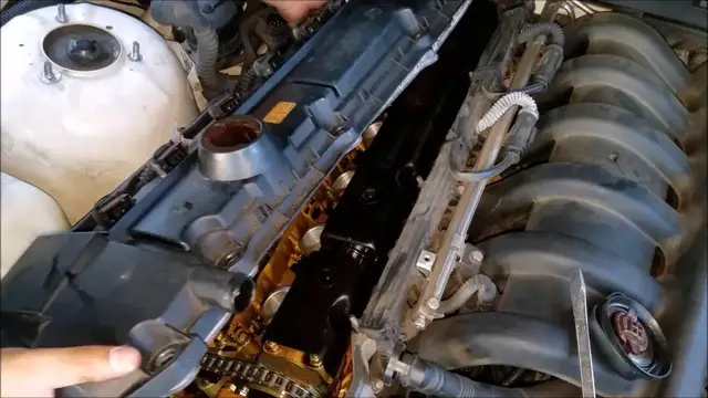 'Video thumbnail for BMW E36 Valve Cover Gasket Replacement Six Cylinder'