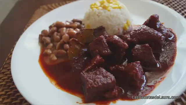 'Video thumbnail for Cómo hacer ADOBO fácil y delicioso - Carne adobada receta'
