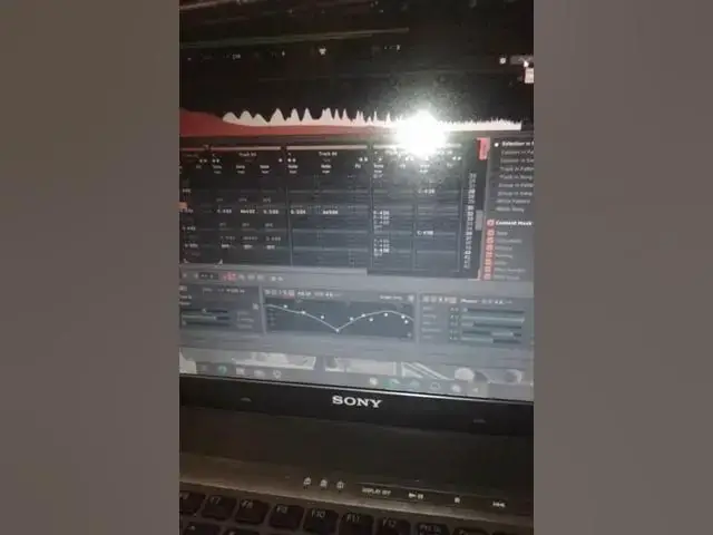 Video thumbnail for Glitz & Glamour