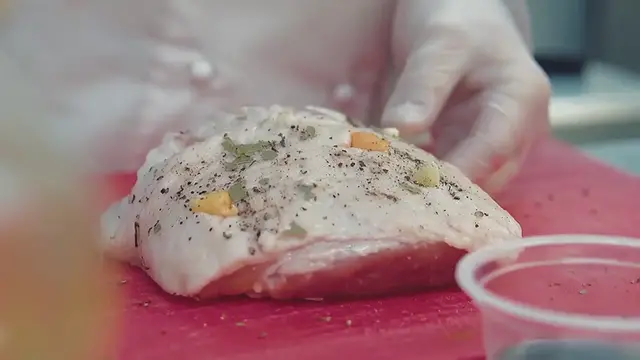 Video thumbnail for Creamy Beef Meatball Delight