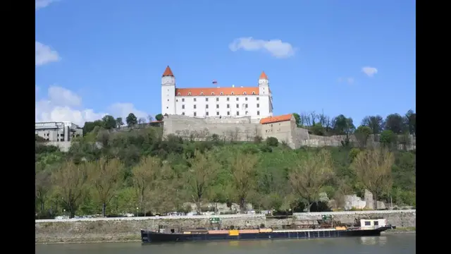 Video thumbnail for Von Wien nach Bratislava im Twin City Liner