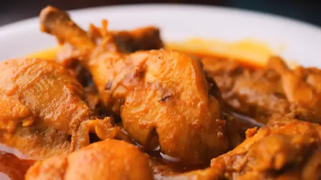 Video thumbnail for Simple Chicken Curry for Beginners