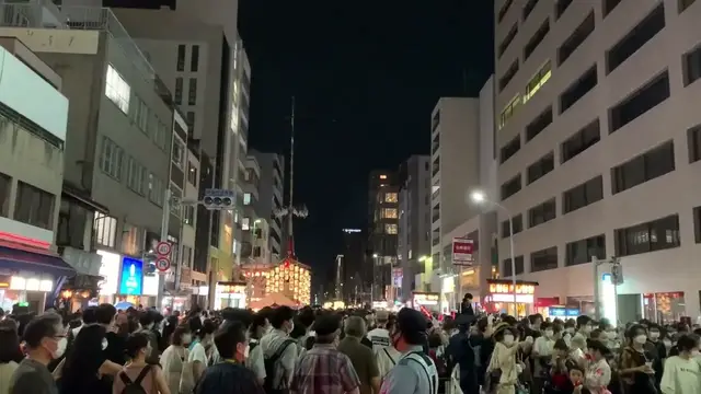 'Video thumbnail for 祇園祭2022年7月15日:歩行者天国は一方通行 / Gion Festival July 15, 2022: Pedestrian mall is one-way'