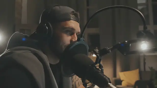 Video thumbnail for Randy Orton reveals he got through career-ending injury by playing a lot of Elden Ring