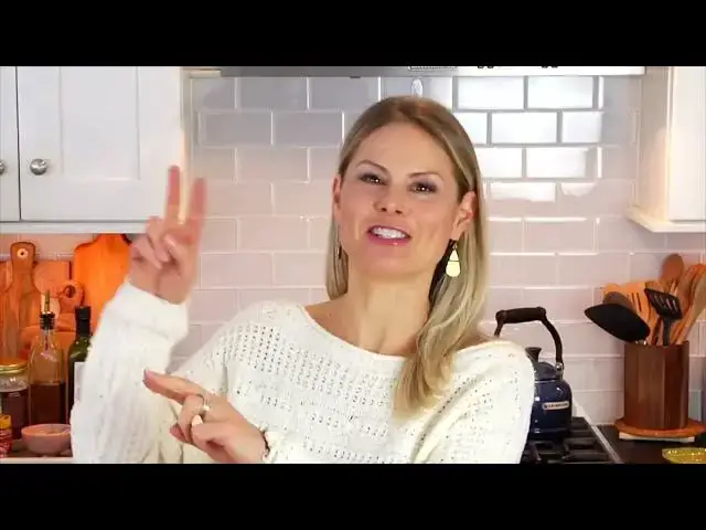 'Video thumbnail for MINI PUMPKIN PIES   easy  healthy    homemade recipe720P HD'