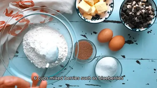 Video thumbnail for berry cobbler recipe