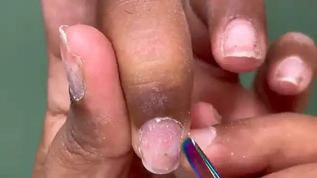 Video thumbnail for How to Sculpt Acrylic Nails Using Paper Forms ｜ A complete Guide for Beginners ｜ DIY Nails at Home