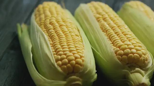 Video thumbnail for Classic Australian Corn Fritters Recipe