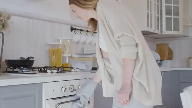 Video thumbnail for Chicken Pot Pie Recipe