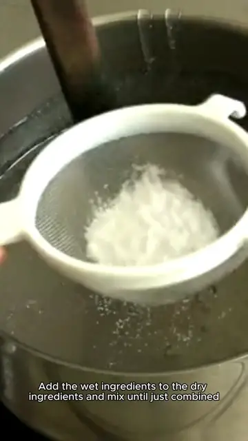 'Video thumbnail for cinnamon bread recipe'