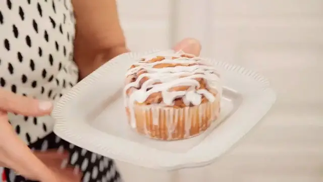 Video thumbnail for Low Calorie Cinnamon Buns Health + Happiness