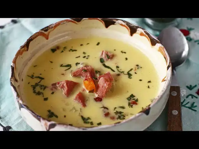 'Video thumbnail for Ciorbă de afumătură cu tarhon și smântână'