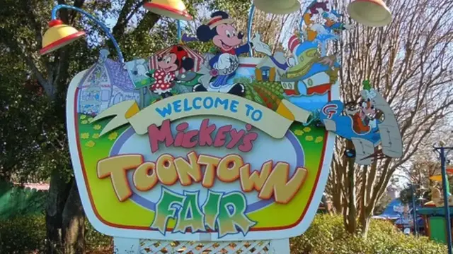 Video thumbnail for Mickey's Toontown Fair - DISNEY THIS DAY - February 11, 2011