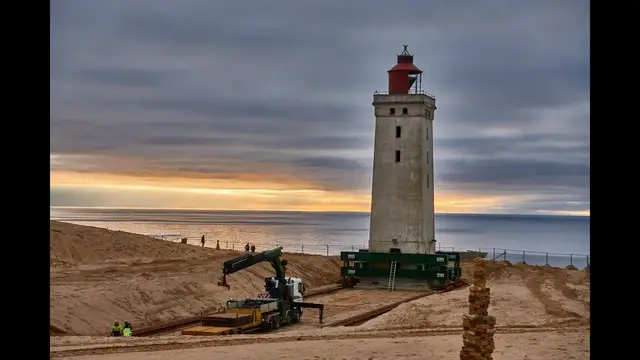 'Video thumbnail for Rubjerg Knude wird versetzt - Zeitraffer'