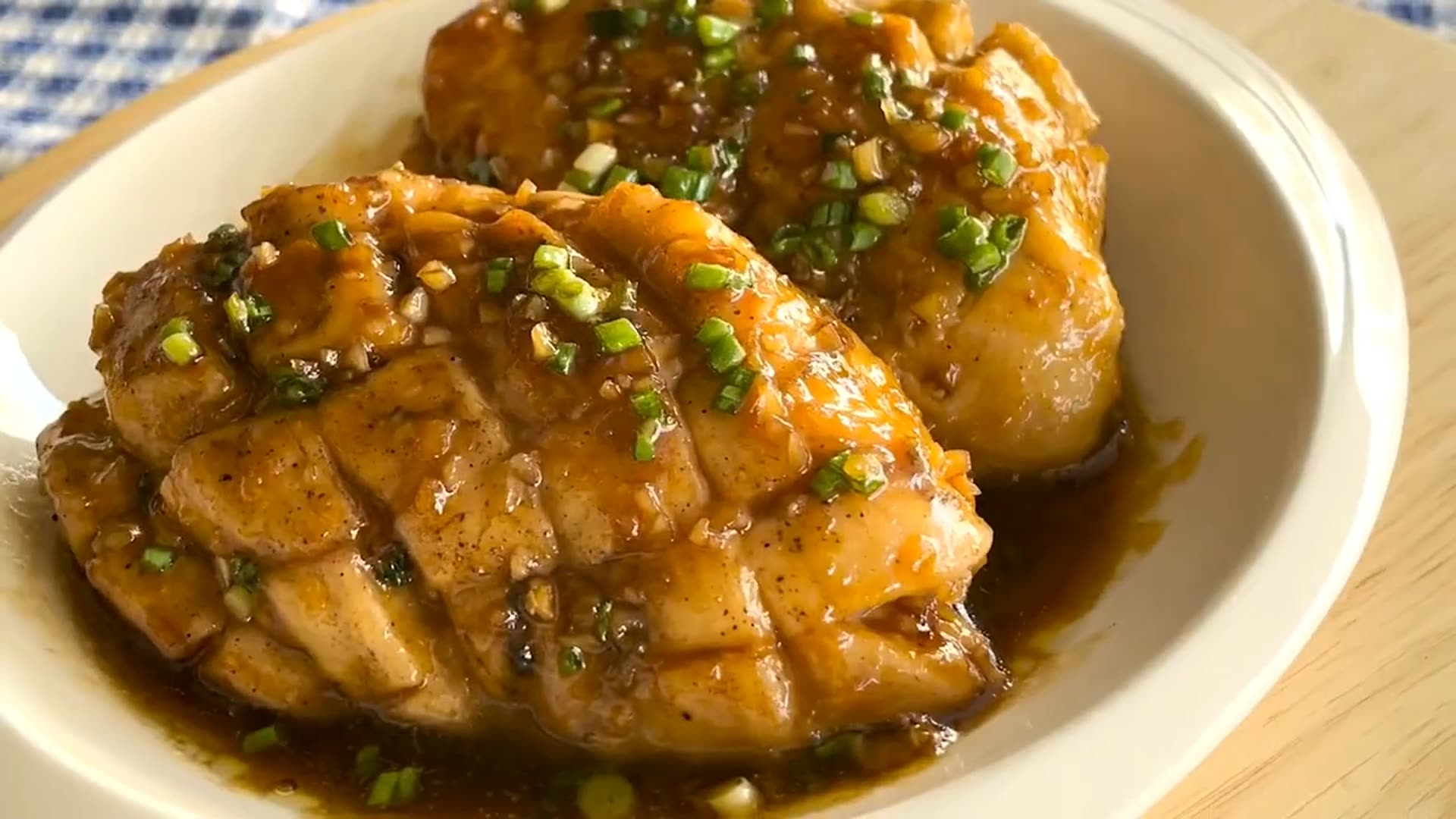 Video thumbnail for Garlic Chicken Recipe