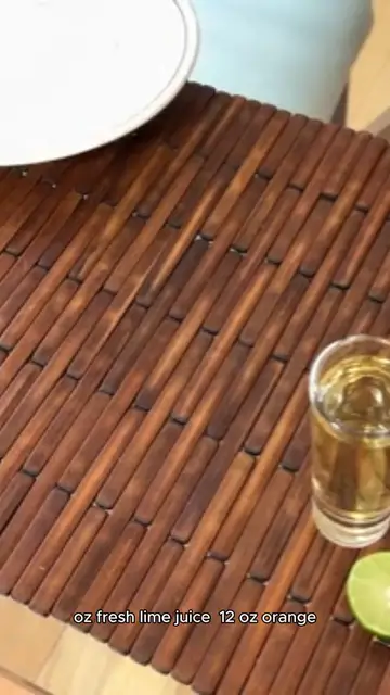Video thumbnail for skinny margarita recipe