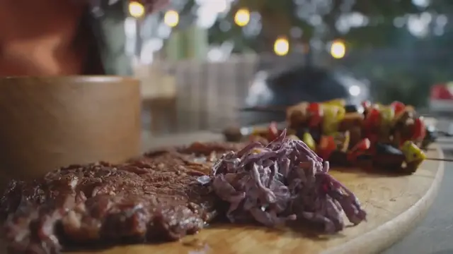 Video thumbnail for BBQ Meatloaf & Veggie Dinner Recipe