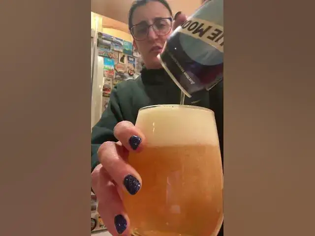 Video thumbnail for Does Blue Moon Non-Alcoholic Really Taste Like Beer?
