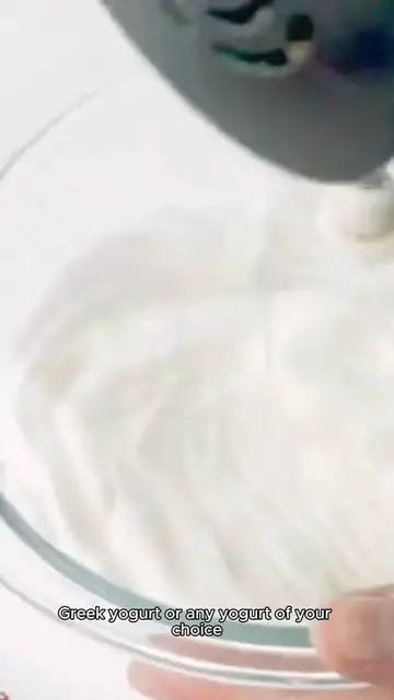 Video thumbnail for strawberry smoothie recipe
