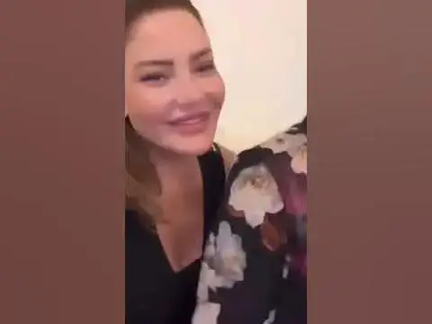 Video thumbnail for كشفت لاول مرة عن عمرها الحقيقي : شاهد كيف إحتفلت بية الزردي رفقة عائلتها بعيد ميلادها. Baya Zardi