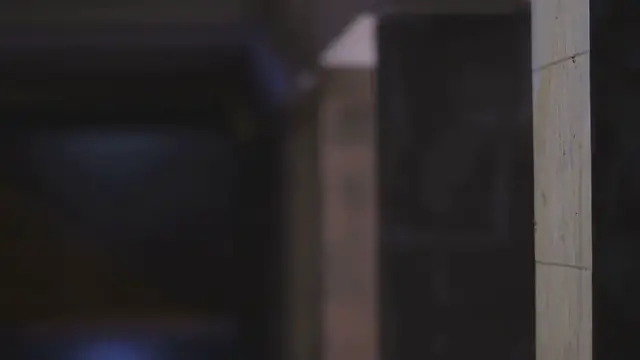 Video thumbnail for "Good Samaritan's Call to 911 Saves Girl from Serial Killer"