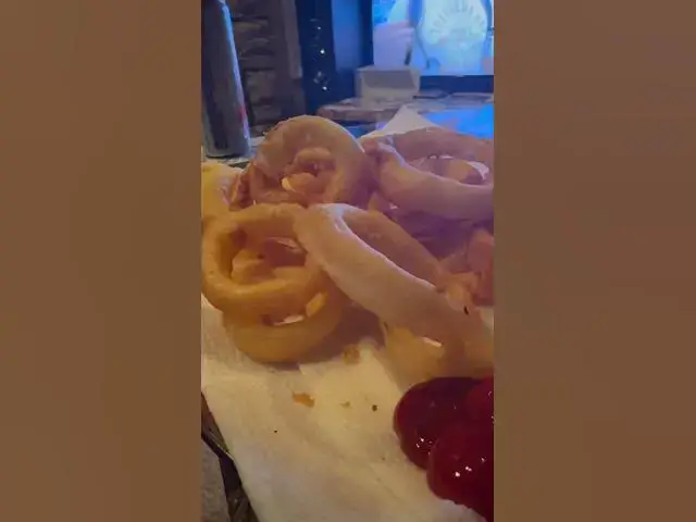 Video thumbnail for The Right Way to Make Onion Rings!