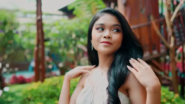 Video thumbnail for Achieve Radiant Skin in 10 Days: The Ultimate Glass Skin Challenge